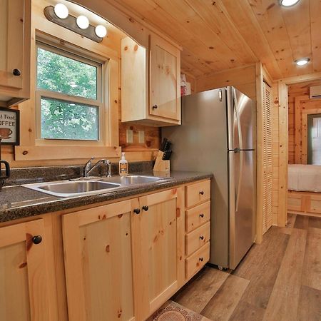 Tiny Cabin Village Private Hot Tub Lynda Cabin Chattanooga Exterior photo