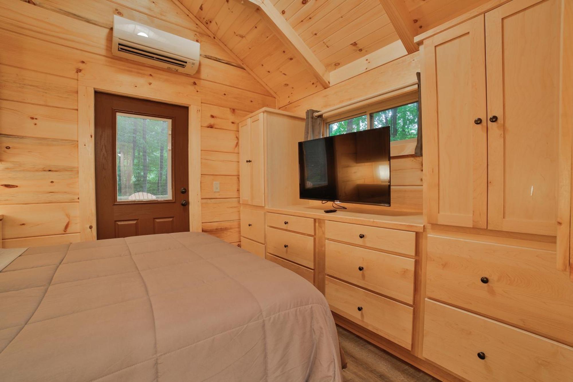 Tiny Cabin Village Private Hot Tub Lynda Cabin Chattanooga Exterior photo
