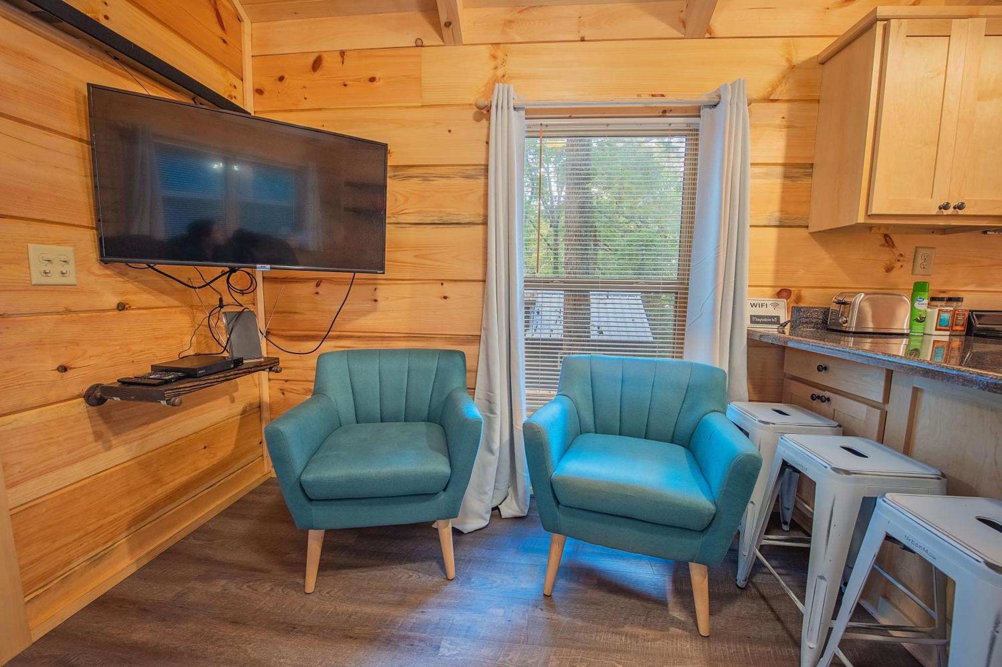 Tiny Cabin Village Private Hot Tub Lynda Cabin Chattanooga Exterior photo