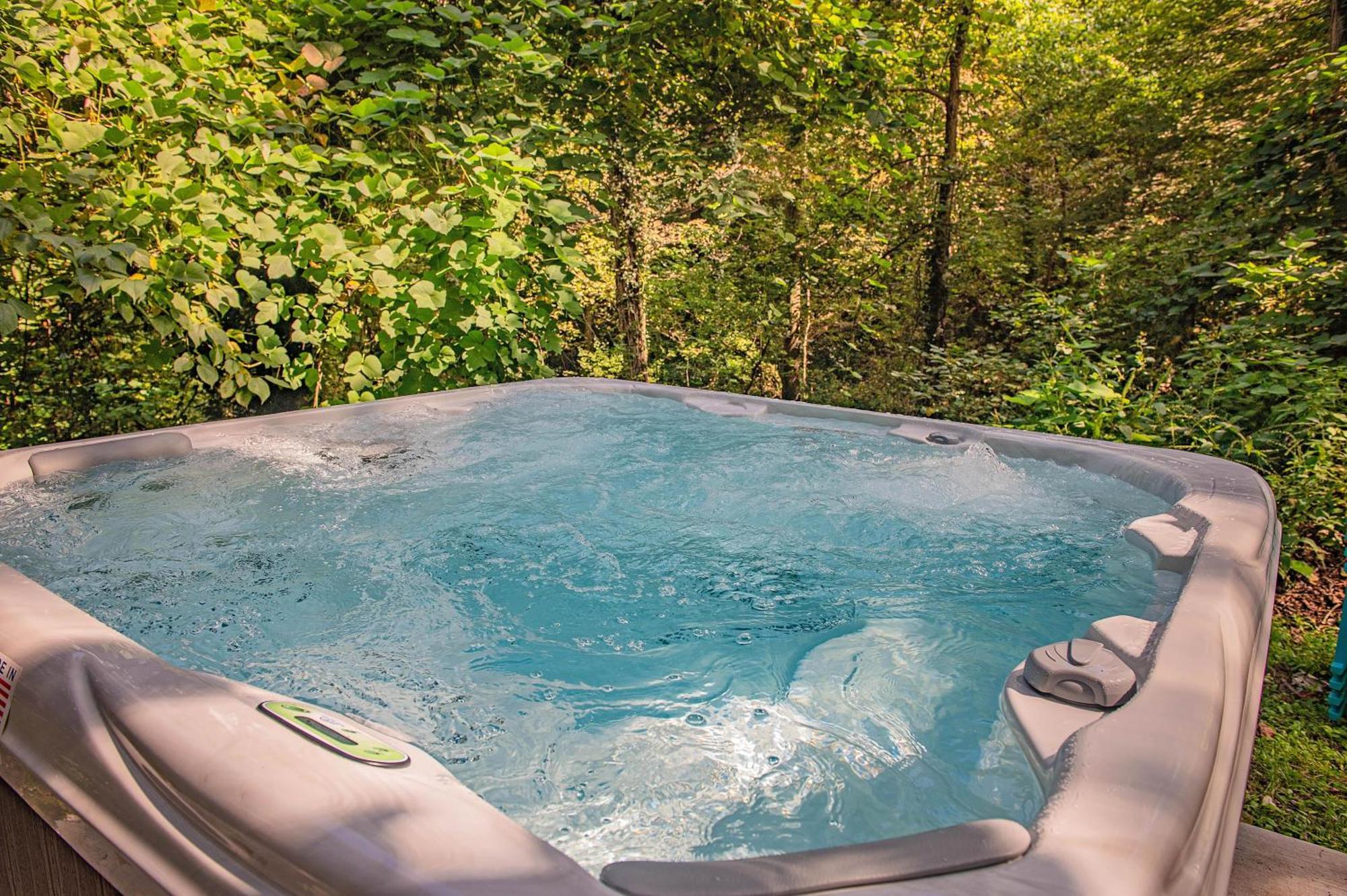 Tiny Cabin Village Private Hot Tub Lynda Cabin Chattanooga Exterior photo